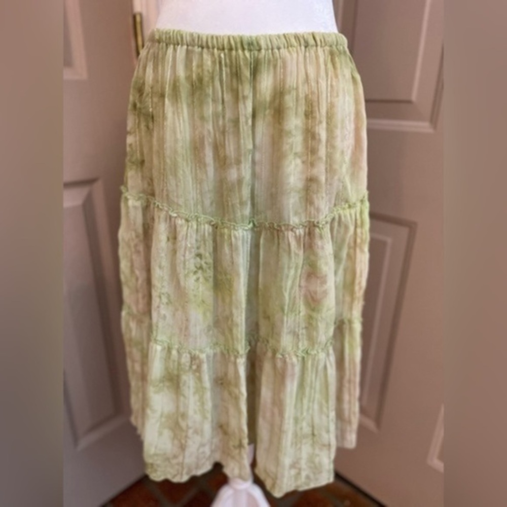 Sandra Darren light green tiered full broomstick skirt with sequins. Lined Sz 12
